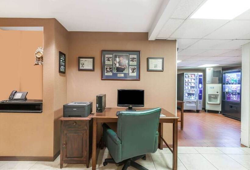 Travelodge Inn & Suites By Wyndham Albany