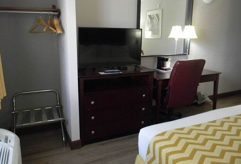 Travelodge Inn & Suites By Wyndham Albany