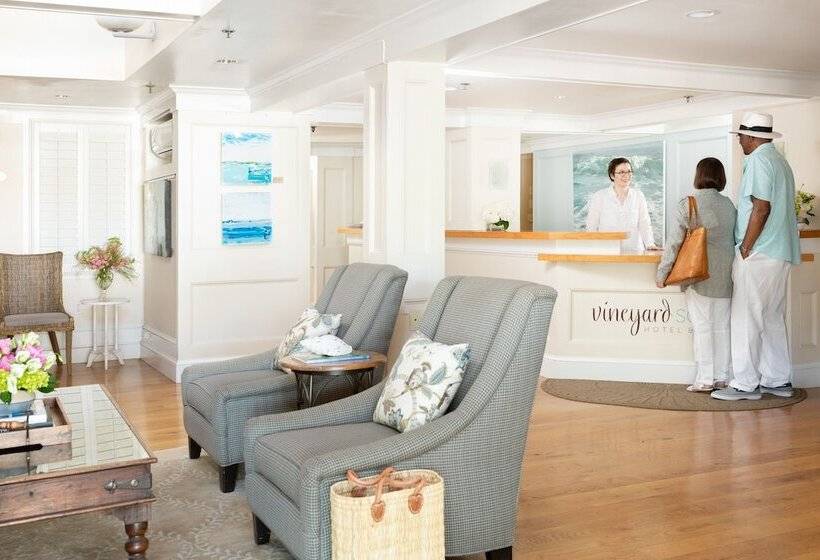 Vineyard Square Hotel & Suites