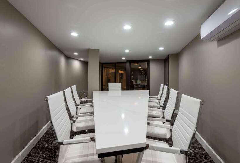 Wyndham Lancaster Resort And Convention Center