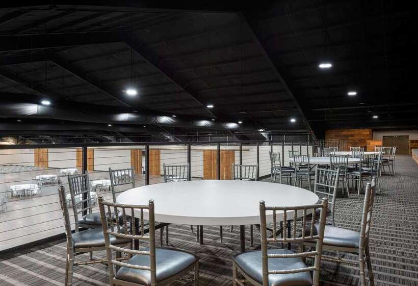 Wyndham Lancaster Resort And Convention Center