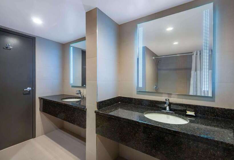 Wyndham Lancaster Resort And Convention Center