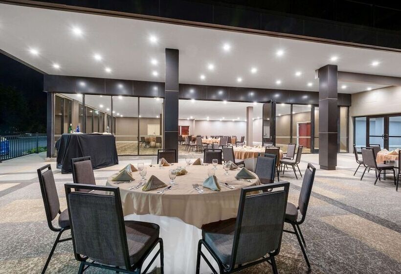 Wyndham Lancaster Resort And Convention Center