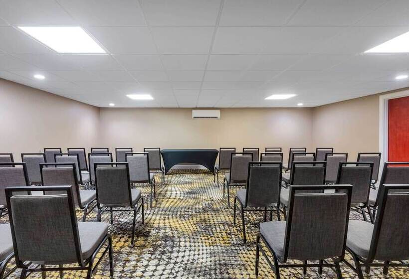 Wyndham Lancaster Resort And Convention Center