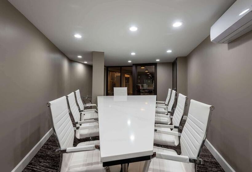 Wyndham Lancaster Resort And Convention Center