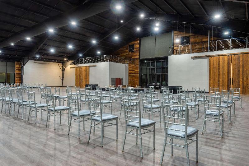 Wyndham Lancaster Resort And Convention Center