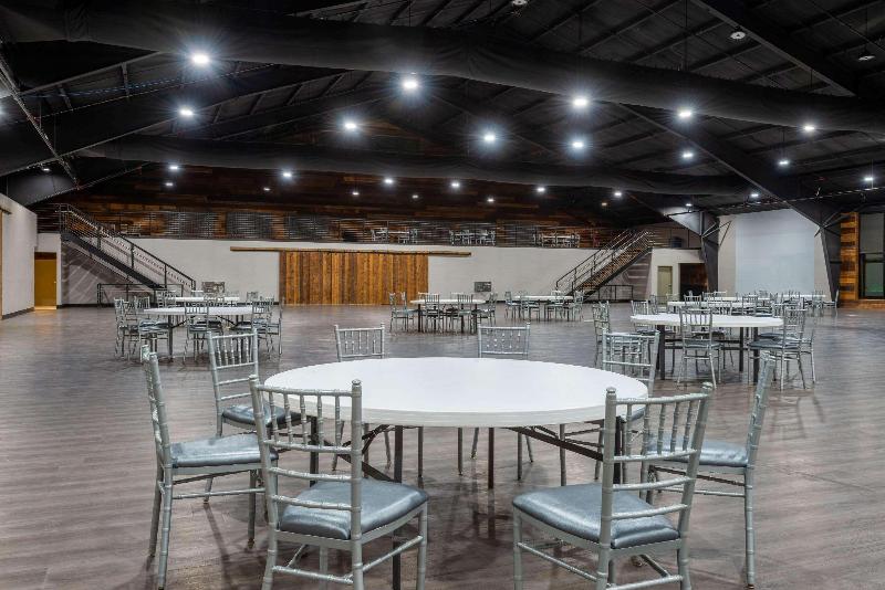 Wyndham Lancaster Resort And Convention Center