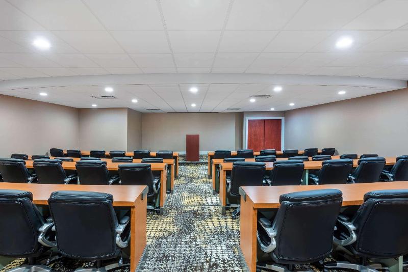 Wyndham Lancaster Resort And Convention Center