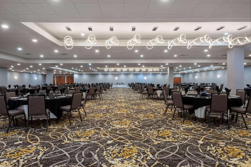 Wyndham Lancaster Resort And Convention Center