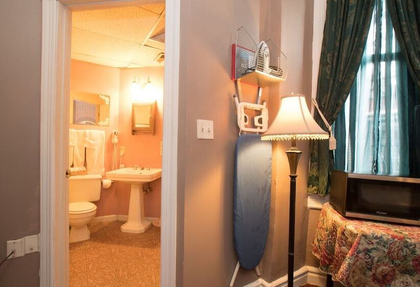 Biltmore Suites Hotel