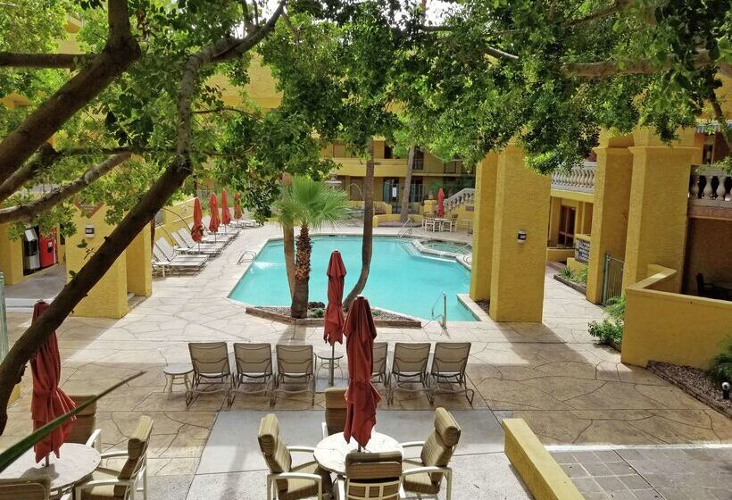 Hilton Phoenix Tapatio Cliffs Resort
