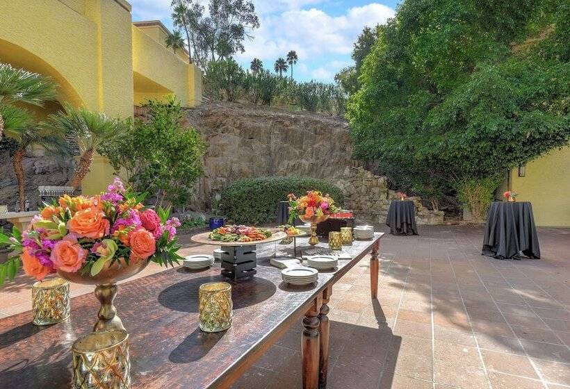 Hilton Phoenix Tapatio Cliffs Resort