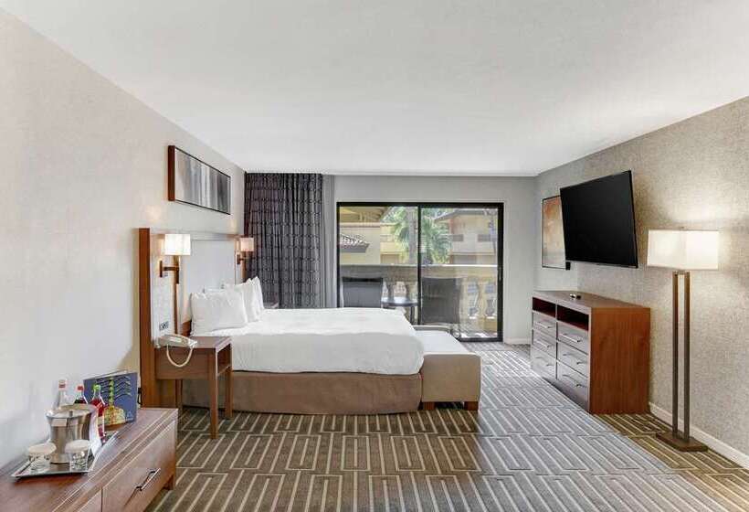 Hilton Phoenix Tapatio Cliffs Resort