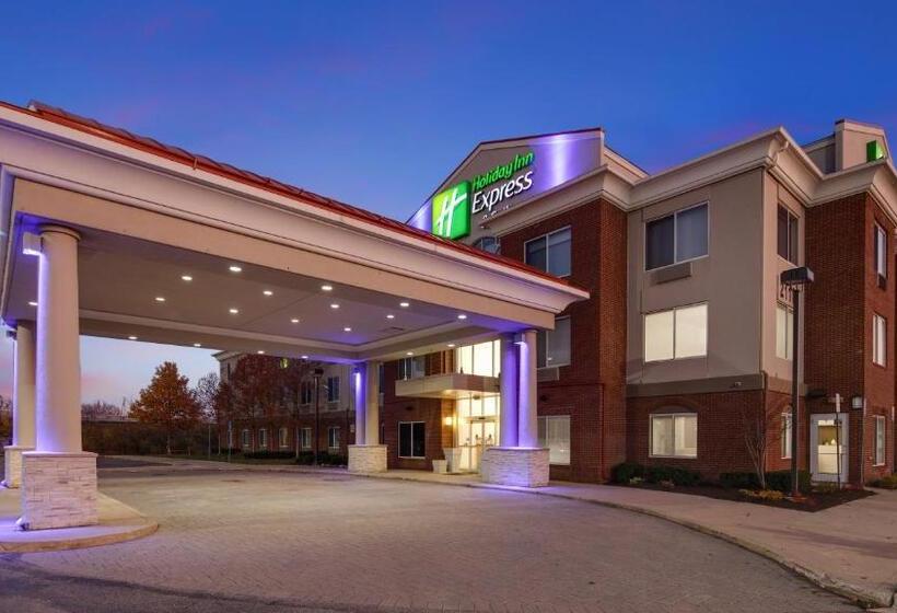 فندق Holiday Inn Express & Suites Detroit   Farmington Hills, An Ihg