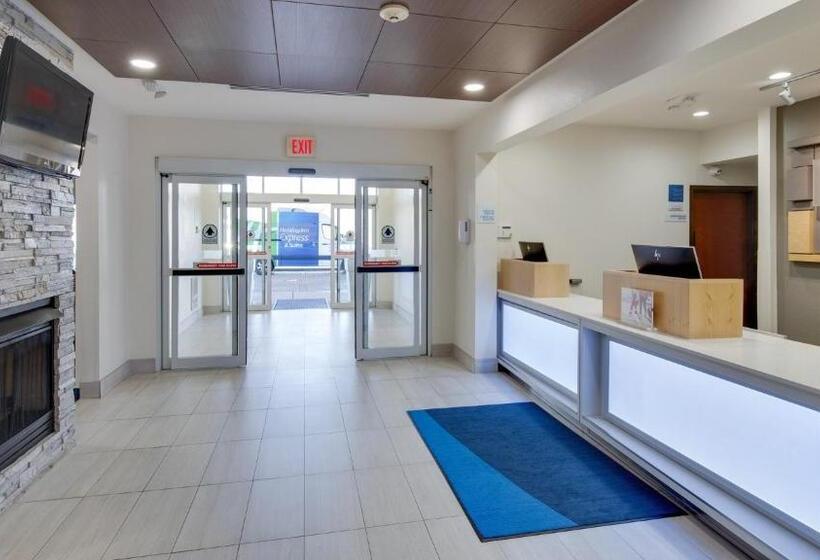 فندق Holiday Inn Express & Suites Detroit   Farmington Hills, An Ihg