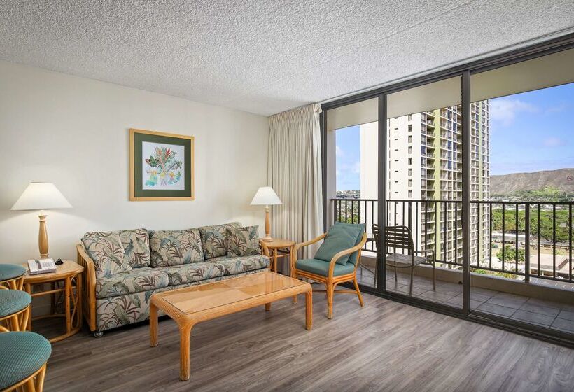 호텔 Aston At The Waikiki Banyan