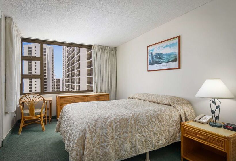 בית מלון כפרי Aston At The Waikiki Banyan