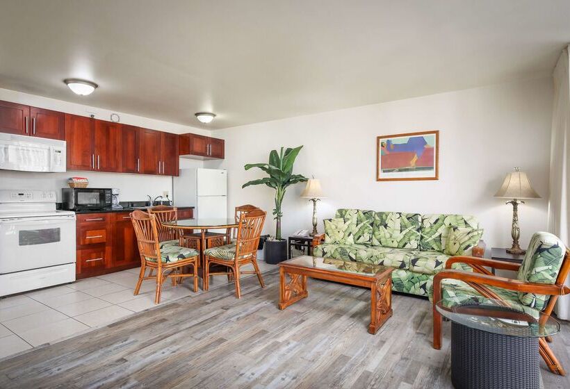 호텔 Aston At The Waikiki Banyan