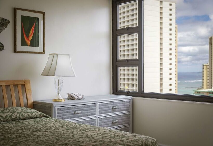 בית מלון כפרי Aston At The Waikiki Banyan