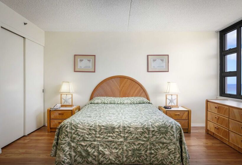 호텔 Aston At The Waikiki Banyan