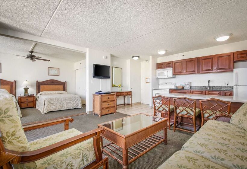 בית מלון כפרי Aston At The Waikiki Banyan