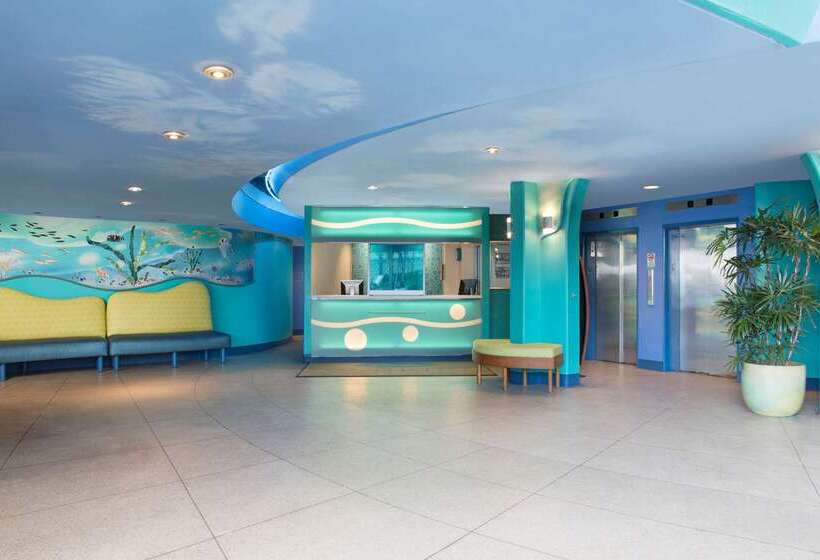 호텔 Aston Waikiki Circle