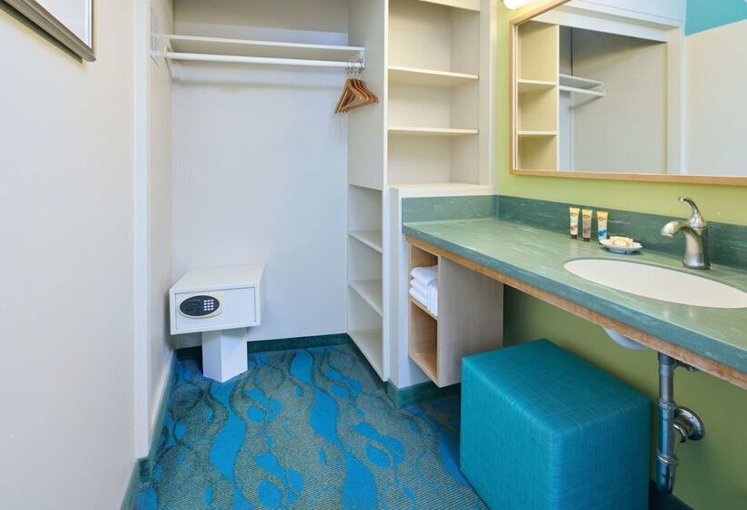 호텔 Aston Waikiki Circle