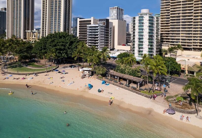 בית מלון כפרי Aston Waikiki Circle