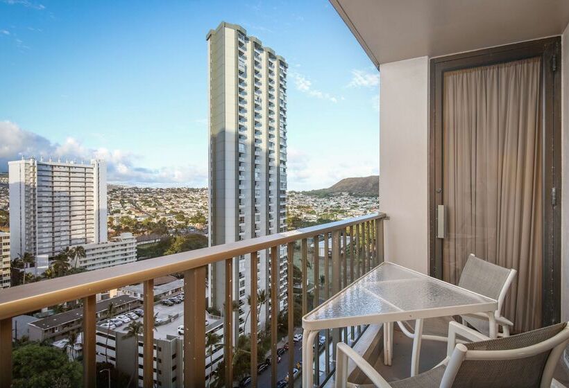 בית מלון כפרי Aston Waikiki Sunset