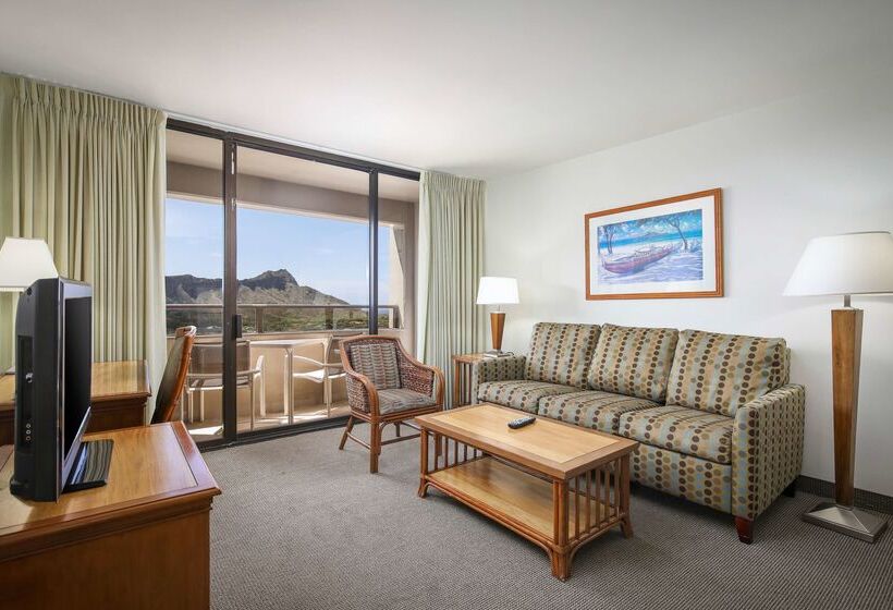 בית מלון כפרי Aston Waikiki Sunset