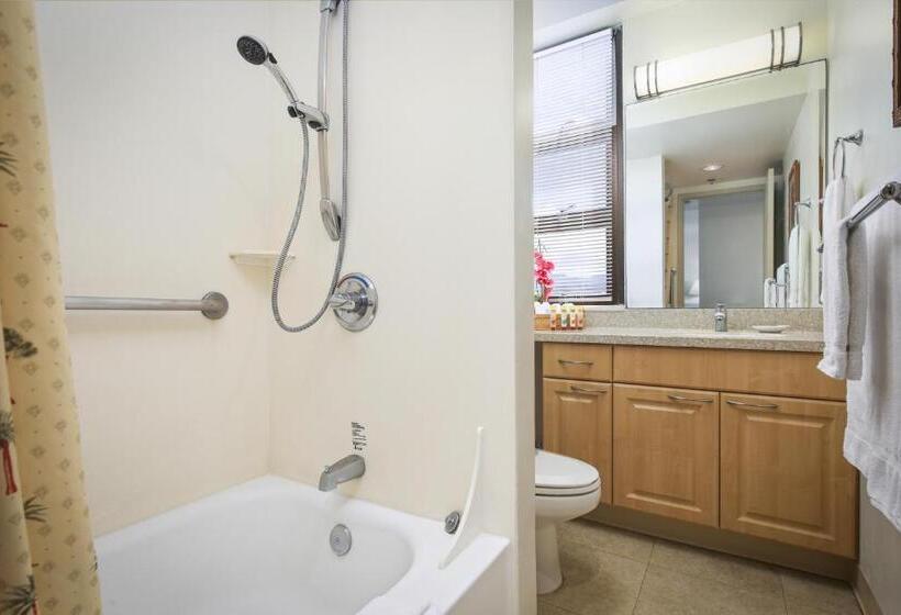 בית מלון כפרי Aston Waikiki Sunset