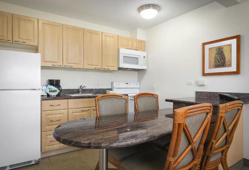 בית מלון כפרי Aston Waikiki Sunset