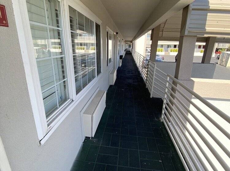 فندق Budget Inn Of Hayward