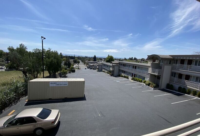 فندق Budget Inn Of Hayward