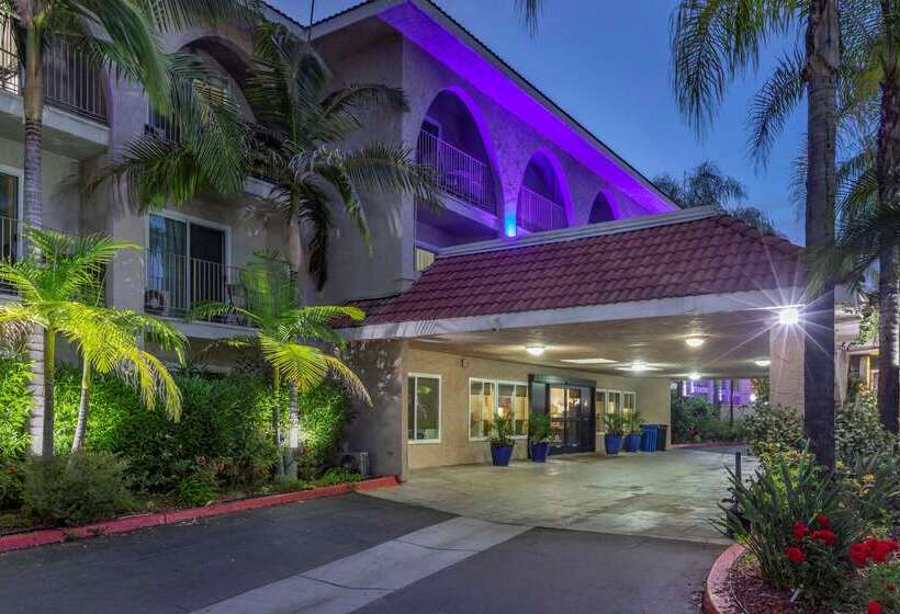 ホテル Comfort Inn Escondido San Diego North County
