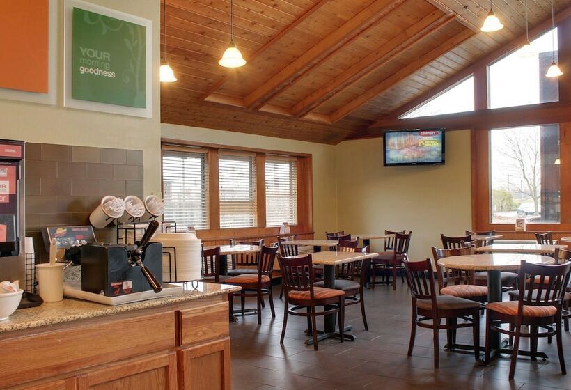 בית מלון כפרי Comfort Inn & Suites Syracusecarrier Circle