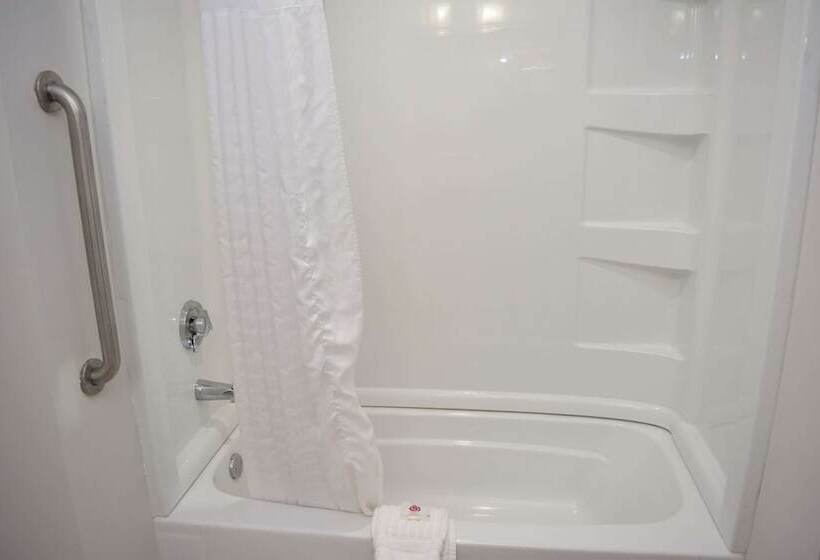 Отель Comfort Inn & Suites Syracusecarrier Circle