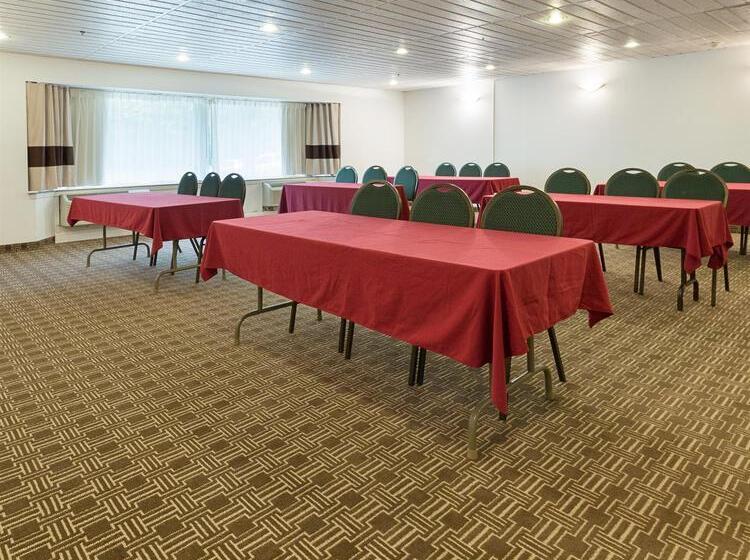 בית מלון כפרי Comfort Inn & Suites Syracusecarrier Circle