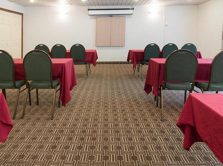 호텔 Comfort Inn & Suites Syracusecarrier Circle