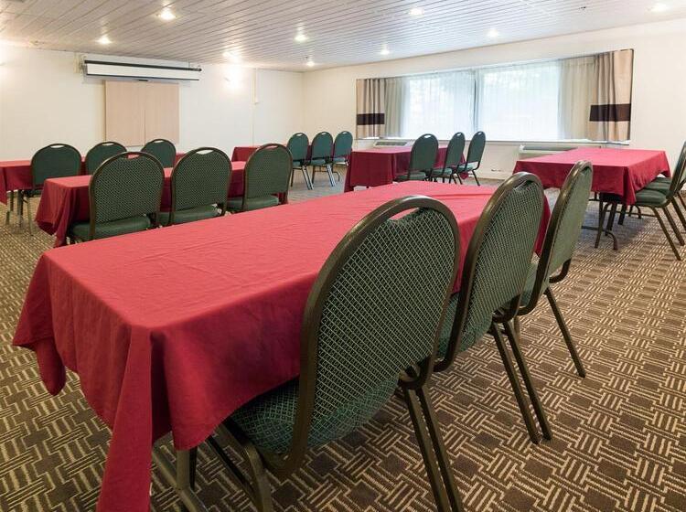 호텔 Comfort Inn & Suites Syracusecarrier Circle