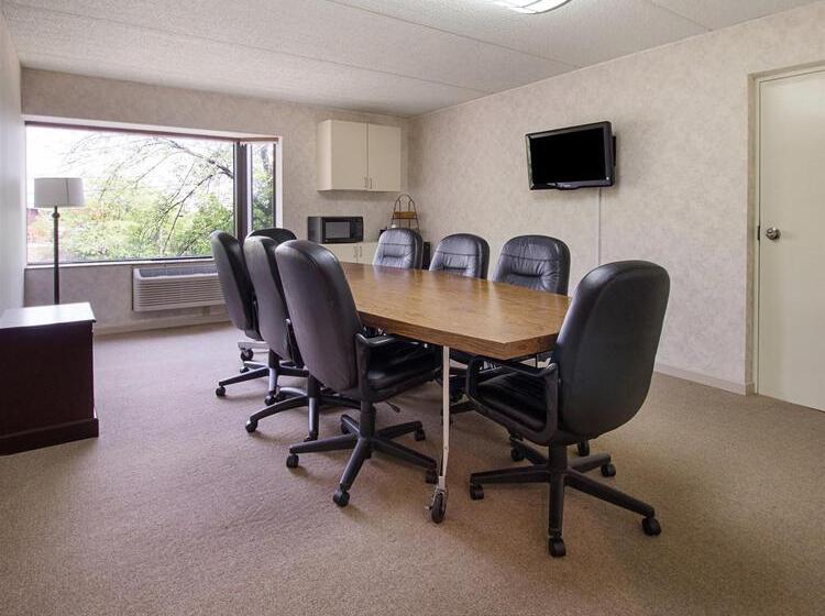 בית מלון כפרי Comfort Inn & Suites Syracusecarrier Circle