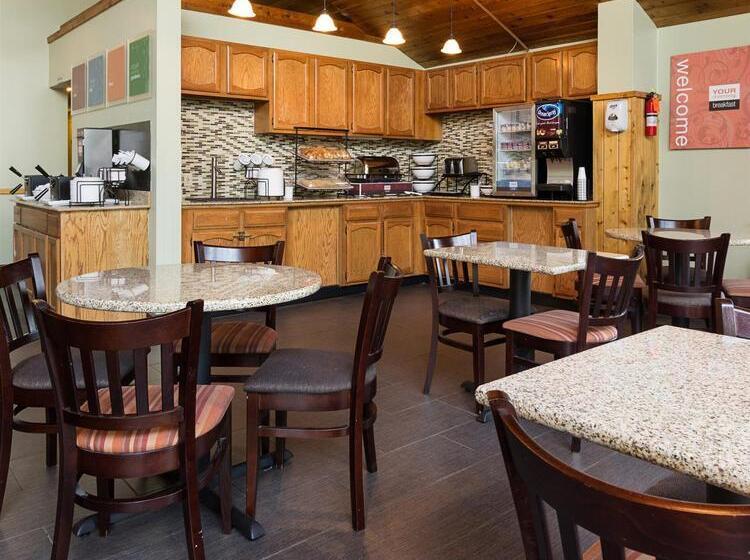 Отель Comfort Inn & Suites Syracusecarrier Circle