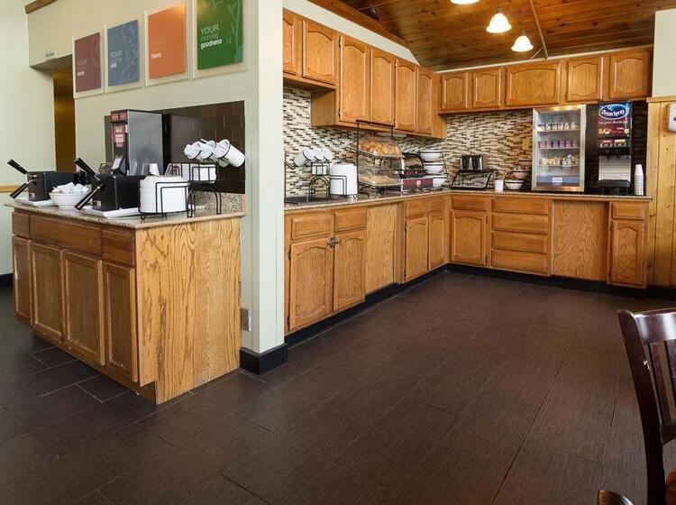 בית מלון כפרי Comfort Inn & Suites Syracusecarrier Circle