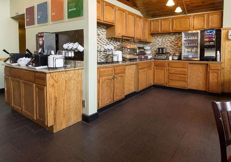 בית מלון כפרי Comfort Inn & Suites Syracusecarrier Circle