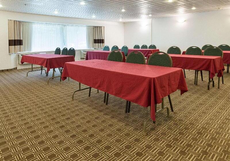 호텔 Comfort Inn & Suites Syracusecarrier Circle