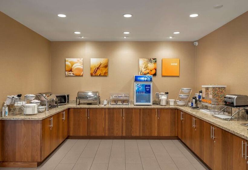 ホテル Comfort Suites St George  University Area