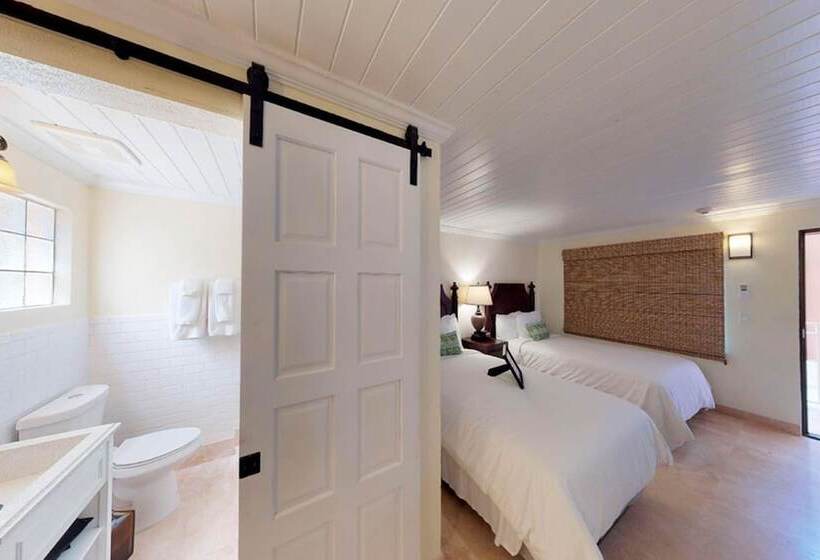 Отель Company House