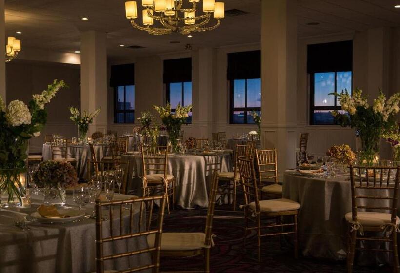 هتل Courtyard By Marriott Boston Downtown