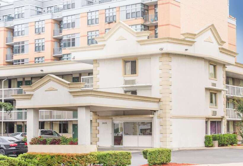 호텔 Days Inn By Wyndham Arlington Pentagon