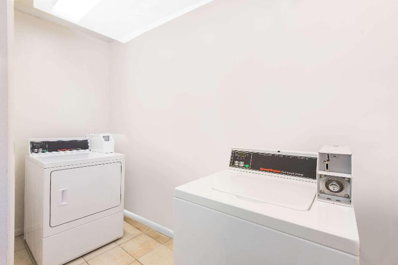 호텔 Days Inn By Wyndham Arlington Pentagon